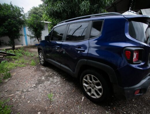 Transport vehicle for travel in Surf City, El Salvador, provided by Waverii. Reliable transportation service for tourists exploring the scenic coastal area.