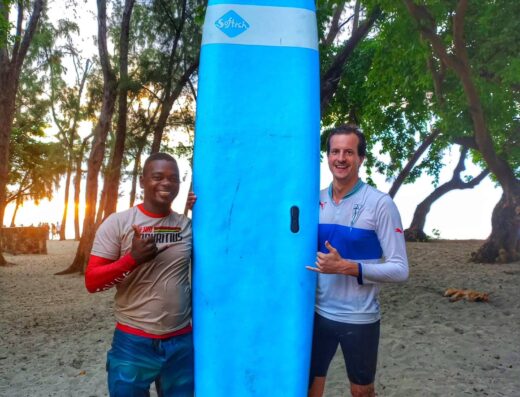 Surf Lessons at the Reef – Surfrider Team Mauritius