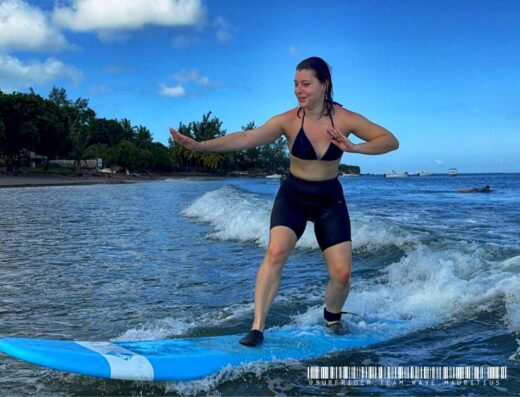 Surf Lessons in the Bay – Surfrider Team Mauritius