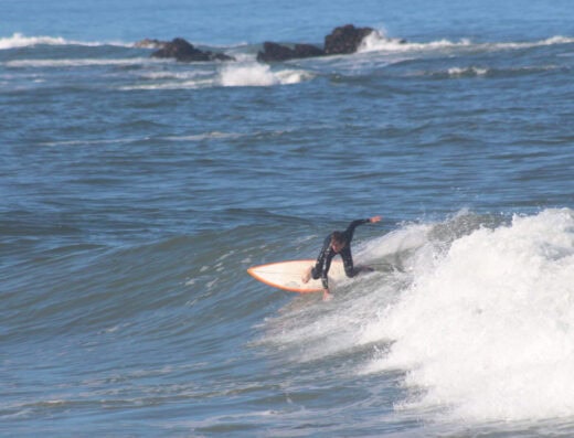 Porto: Surf Lesson in Small Groups