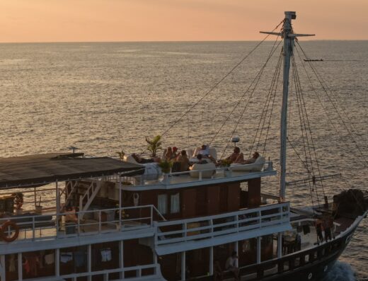 Maki Liveaboard | 105ft Wooden Phinisi, Mentawais