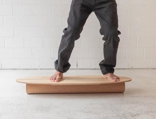 THE SURFER BALANCE BOARD